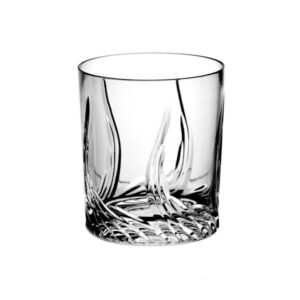 Sklenený pohár so vzorom